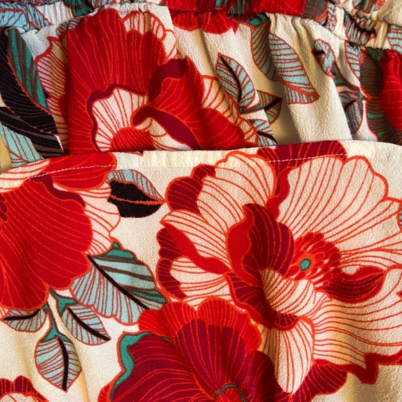 Cupcakes and cashmere floral ruffle off shoulder cadrian romper - Picture 8 of 9